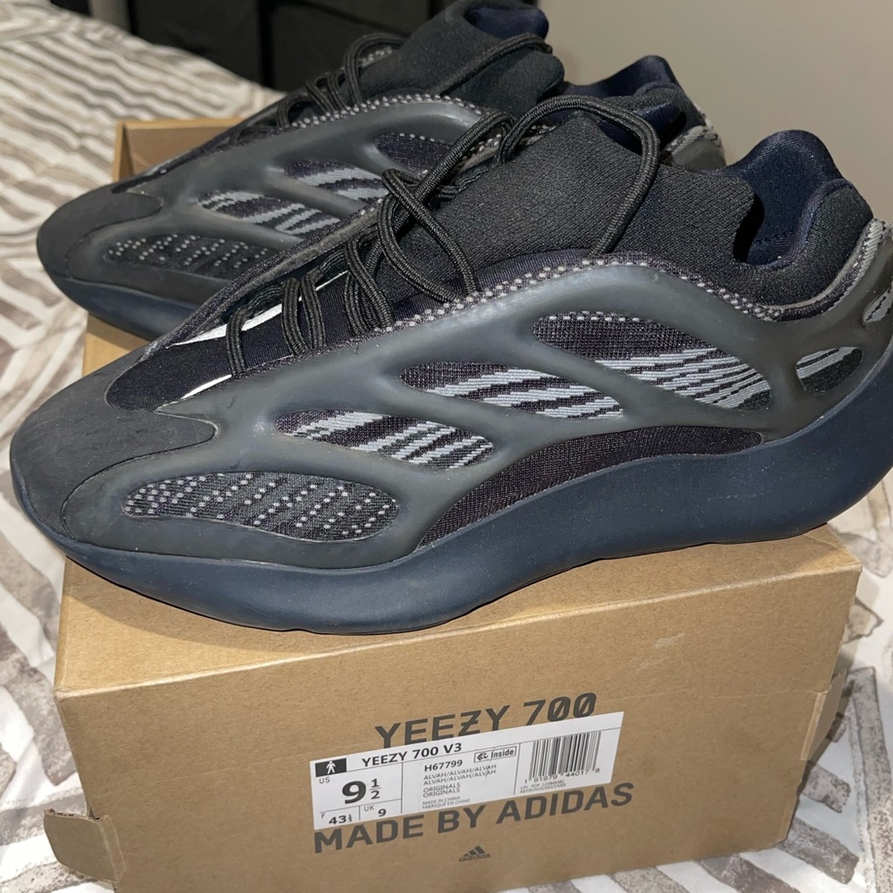Yeezy 700